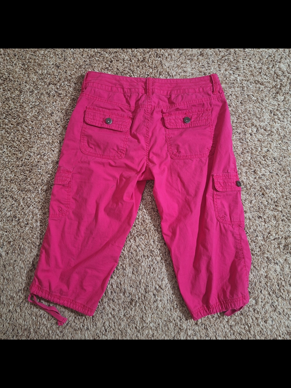 Sold -- Vintage Y2K Arizona Jean Co. Hot Pink Zipper Cargo Capris Size 3 - Picture 2 of 7
